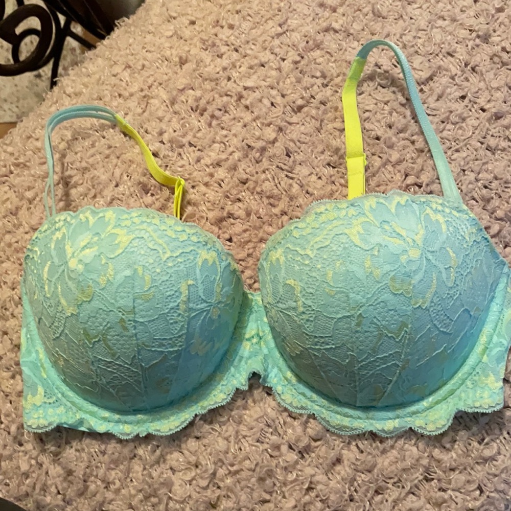 Victoria’s Secret Pink bra